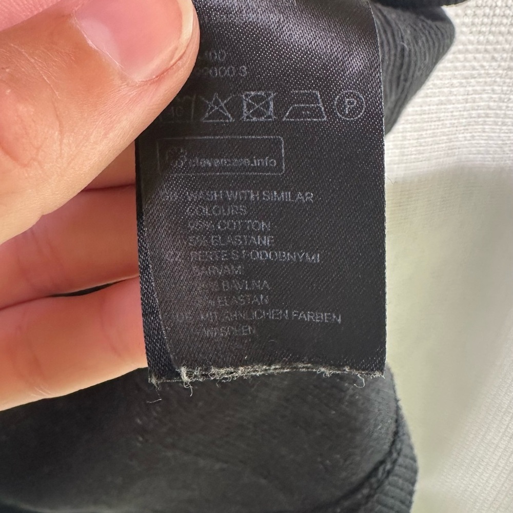 H&M Black Short Sleeve Women’s Turtleneck Tee - Picture 3 of 3